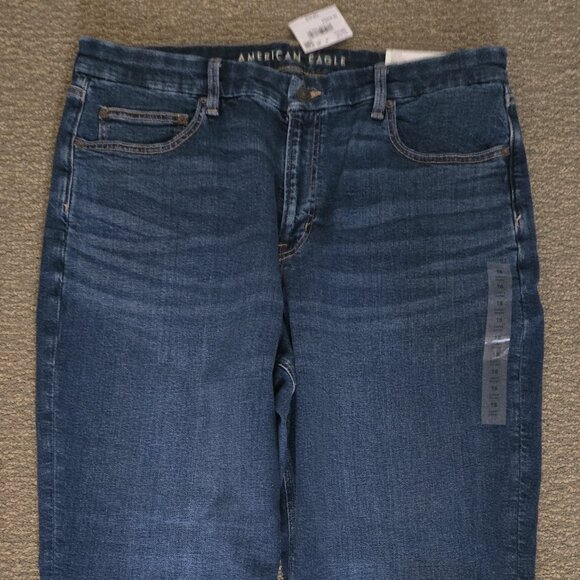NWT American Eagle AE Curvy Straight Stretch Jeans Size 18 Short - Picture 3 of 4